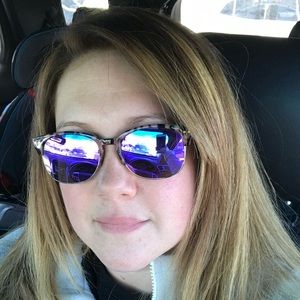 Meet your Posher, Kendra